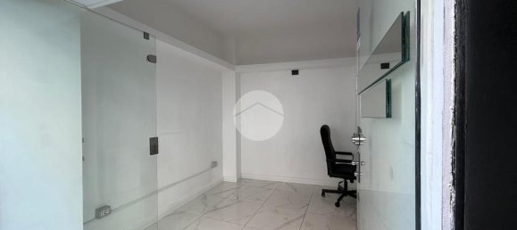 1-Zimmer Gewerbliche Immobilie in Naples, Italy, Nr. 124187 4