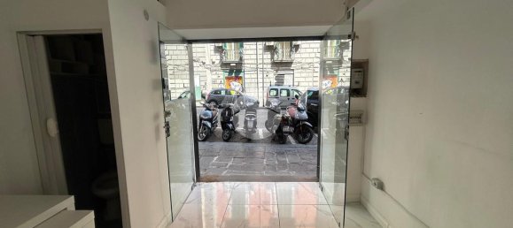 1-Zimmer Gewerbliche Immobilie in Naples, Italy, Nr. 124187 11