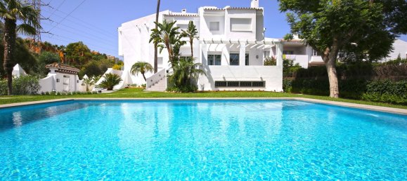 5 bedrooms Townhouse in Marbella, Spain No. 119429 6