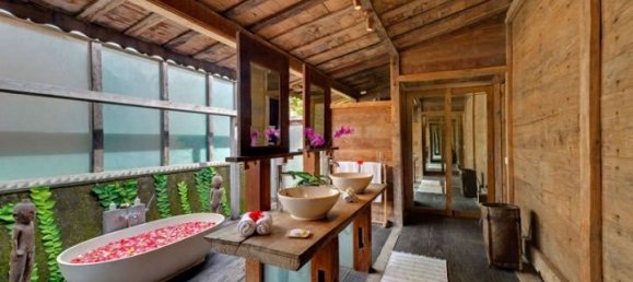 4 bedrooms Villa in Canggu, Indonesia No. 2988 18