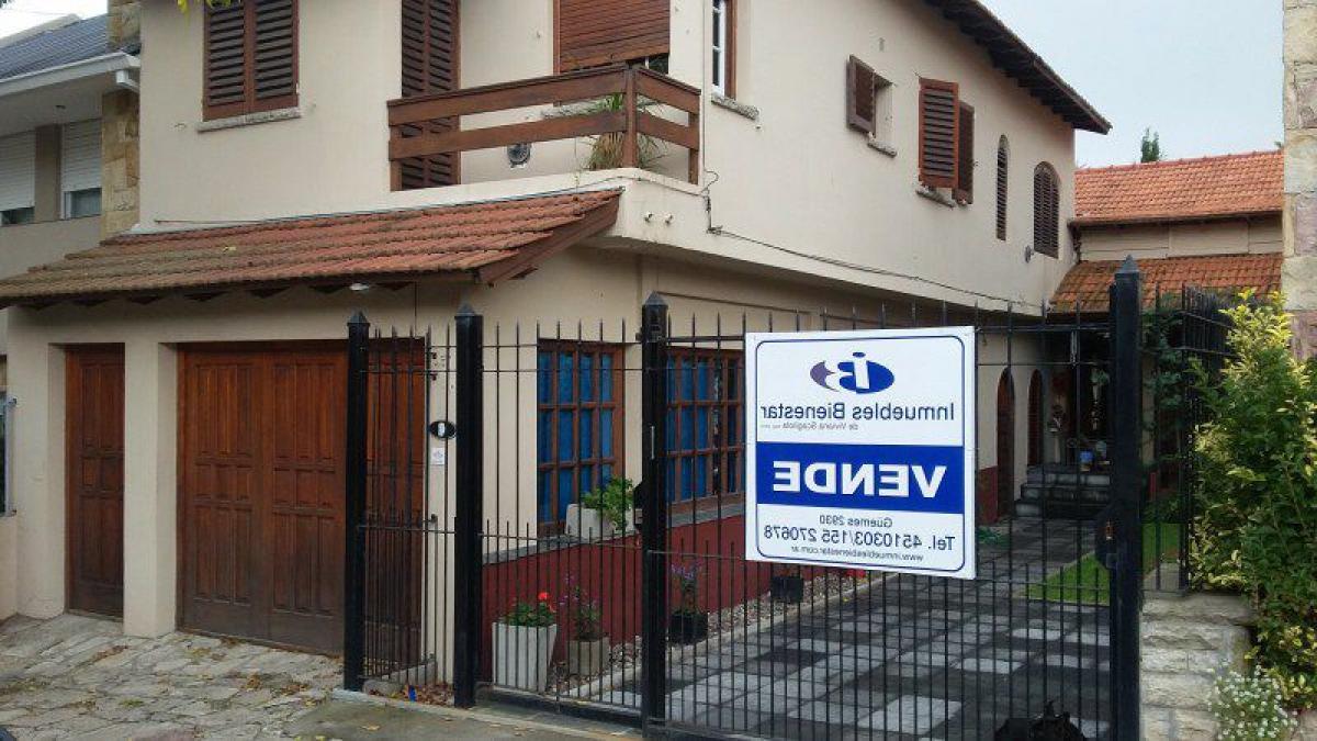 3 bedrooms House in Mar del Plata, Argentina No. 90163