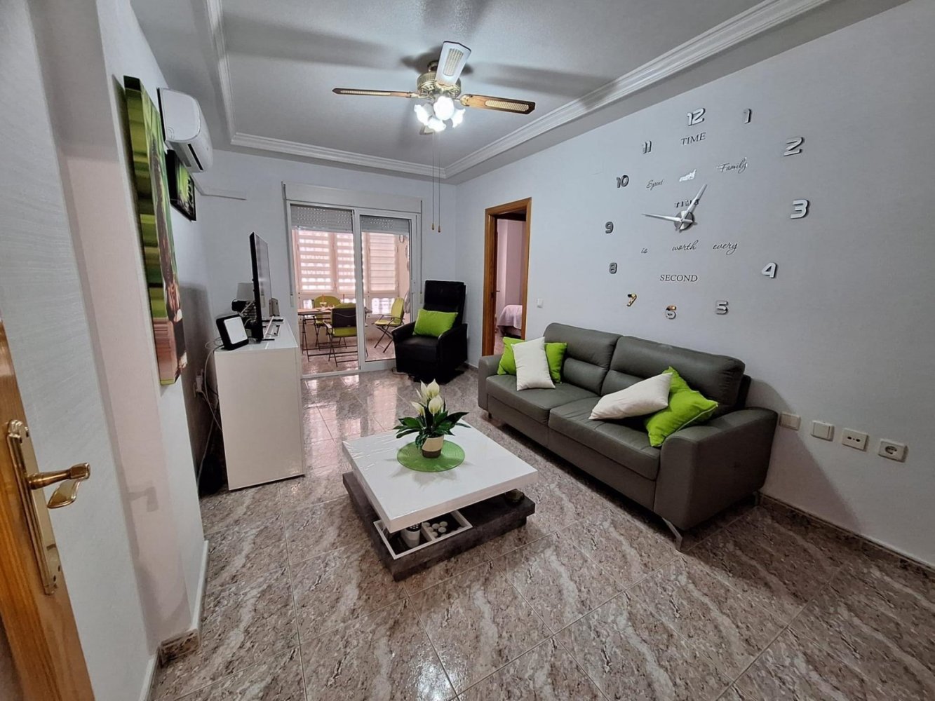 2 Schlafzimmer Wohnung in Torrevieja, Spain, Nr. 284246