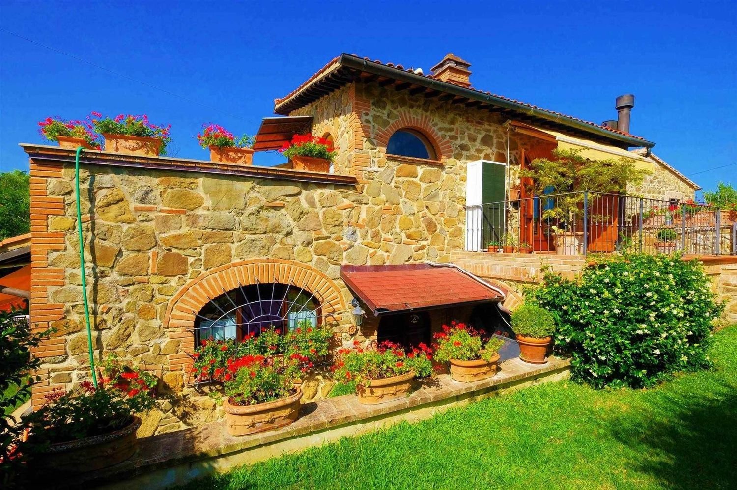 8 rooms House in Trequanda, Italy No. 225114