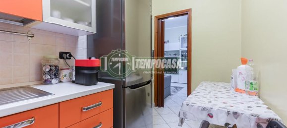 2-salle Appartement à Vignate, Italy No. 70420 9