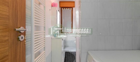 2-salle Appartement à Vignate, Italy No. 70420 17