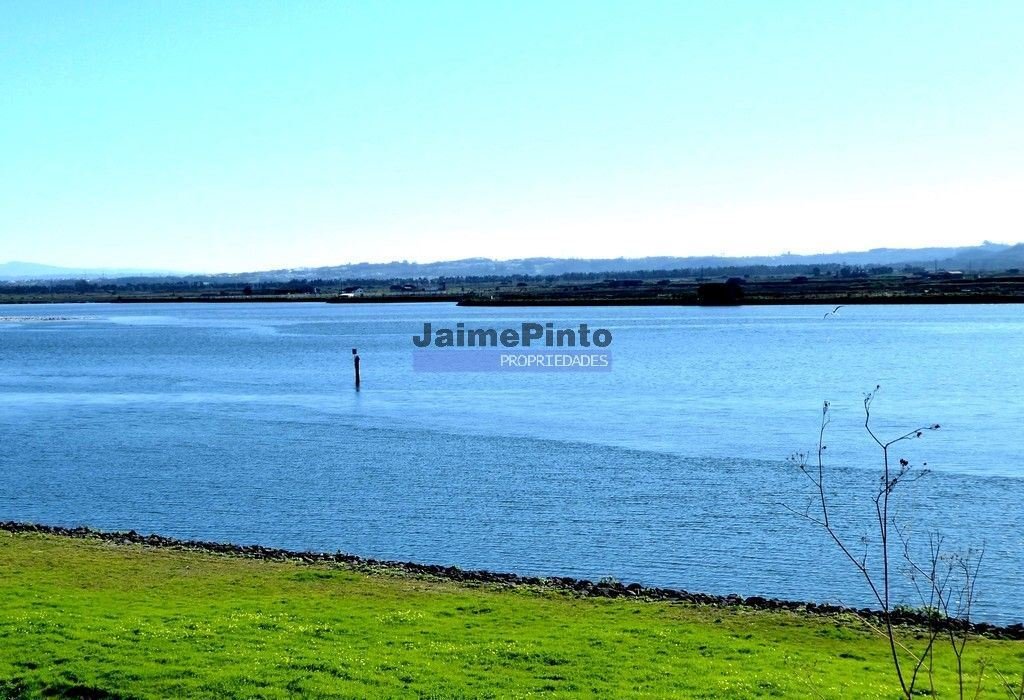  Land in Tavarede, Portugal No. 146195