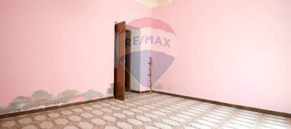 5 rooms Apartment in Macomer, Italy No. 361997 9