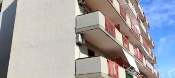 Apartamento de 3 dormitorios en Bari, Italy No. 377951 4