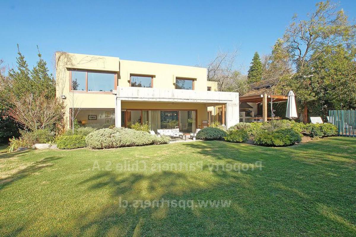 Casa de 5 dormitorios en Santiago, Chile No. 4468