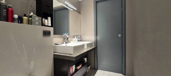 2 Schlafzimmer Wohnung in Turin, Italy, Nr. 150474 17
