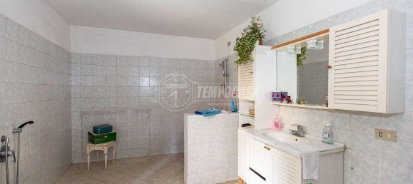 6 rooms Building in Bagnolo Mella, Italy No. 235360 15