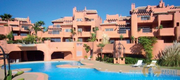 Apartamento de 3 dormitorios en Marbella, Spain No. 9901 2
