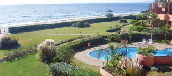 Apartamento de 3 dormitorios en Marbella, Spain No. 9901 10