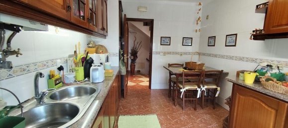 4 bedrooms Villa in Amadora, Portugal No. 122909 3