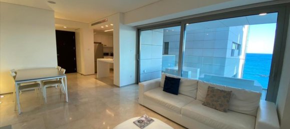 2 bedrooms Apartment in Nicosia, Cyprus No. 2077 4