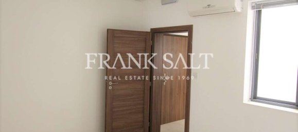 160m² Office in Pieta, Malta No. 12175 6