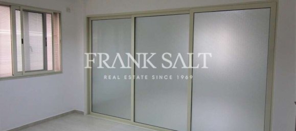 160m² Office in Pieta, Malta No. 12175 18