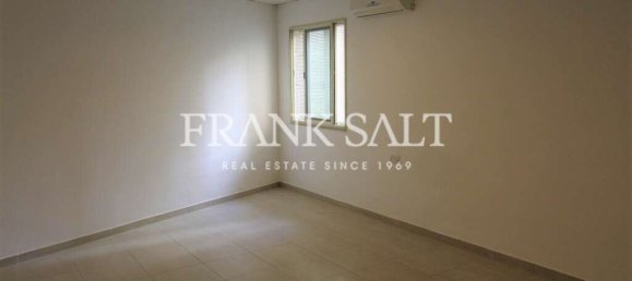 160m² Office in Pieta, Malta No. 12175 8