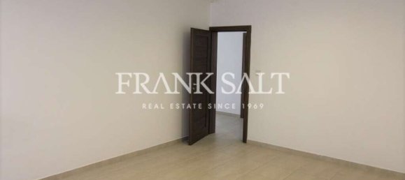 160m² Office in Pieta, Malta No. 12175 36