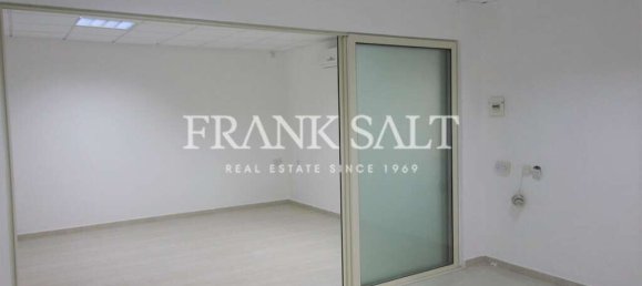 160m² Office in Pieta, Malta No. 12175 26