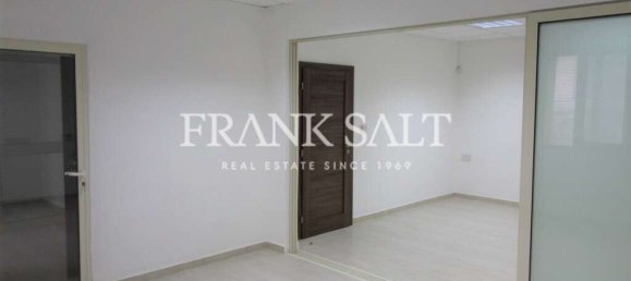 160m² Office in Pieta, Malta No. 12175 46