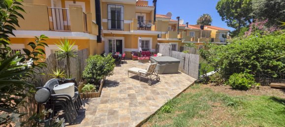 3 bedrooms Townhouse in La Duquesa, Spain No. 160390 8