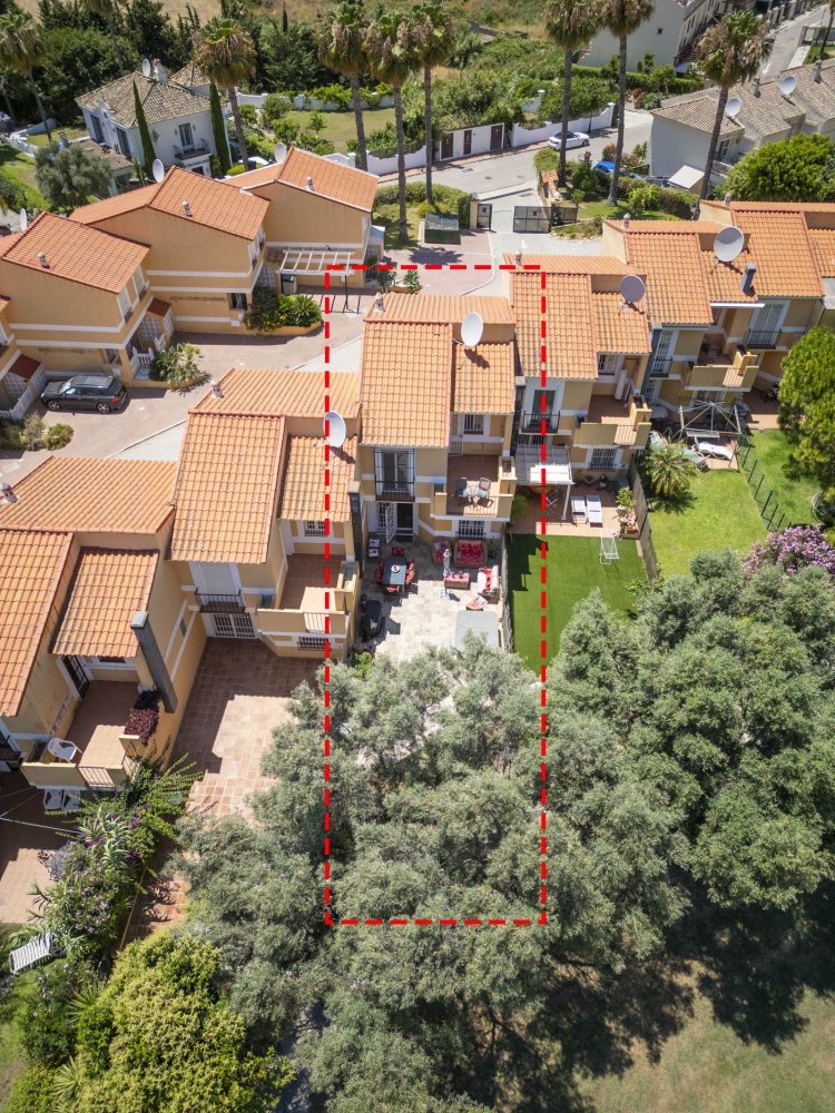 3 bedrooms Townhouse in La Duquesa, Spain No. 160390