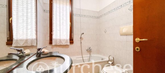 Квартира с 3 комнатами в Бергамо, Италия № 2486 13