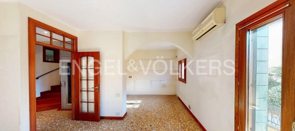 3 bedrooms Building in Padua, Italy No. 64724 8