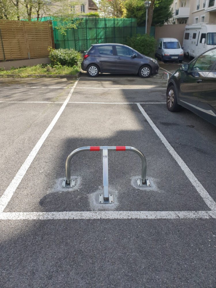  Parking in Noisy-le-Grand, France No. 174741