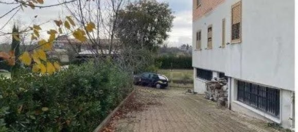 4 rooms Apartment in Maltignano, Italy No. 306880 8