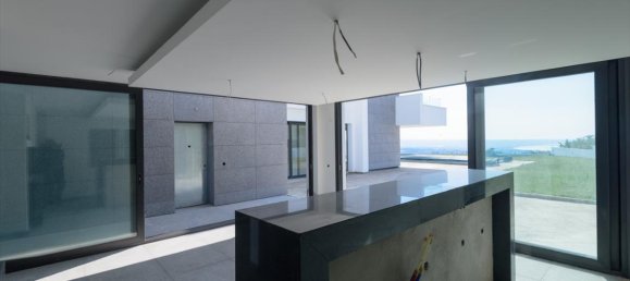 5 bedrooms Villa in Panorama, Greece No. 7539 12