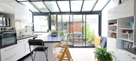 3 Schlafzimmer Haus in Colombes, France, Nr. 318952 8