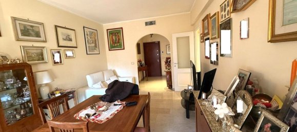 3 rooms Apartment in Rome, Italy No. 44859 2