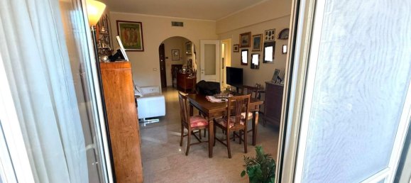 3 rooms Apartment in Rome, Italy No. 44859 3