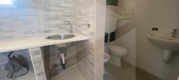 1غرفة عقار تجاري في Bitonto, Italy رقم 34574 9