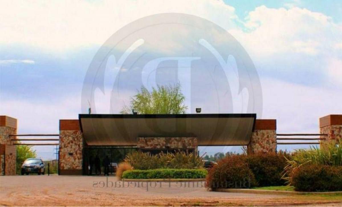  قطعة أرض في Pilar, Argentina رقم 114075