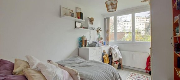 3 bedrooms Apartment in Poissy, France No. 163756 4