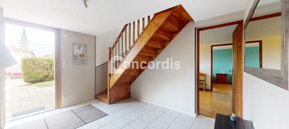 5 bedrooms House in Toul, France No. 329641 12