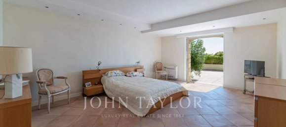 4 bedrooms Villa in Vallauris, France No. 195126 8