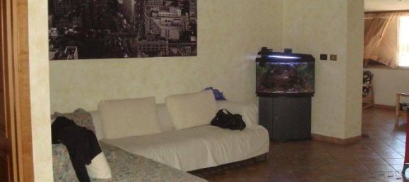 5-Zimmer Wohnung in Rome, Italy, Nr. 38772 3