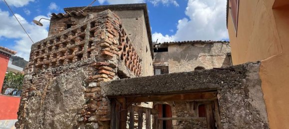 5 bedrooms House in Messina, Italy No. 375057 6