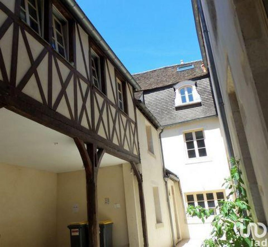 2 bedrooms Condo in Beaune, France No. 15385