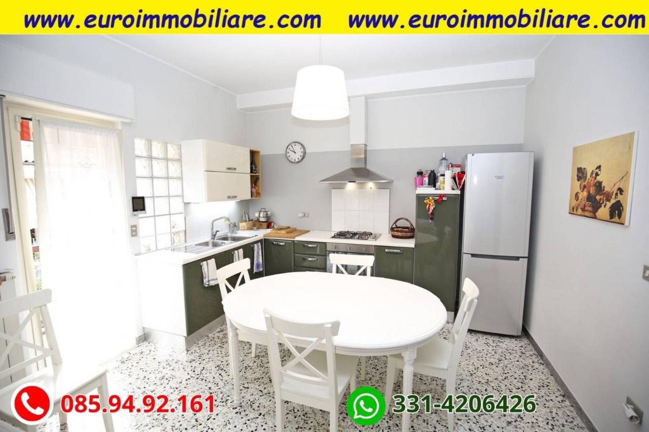 Apartamento de 3 divisões em Pineto, Italy N.º 145511