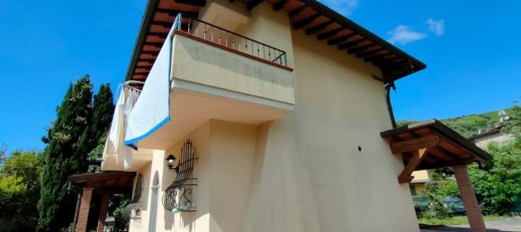 6 rooms Villa in Massa, Italy No. 80467 5