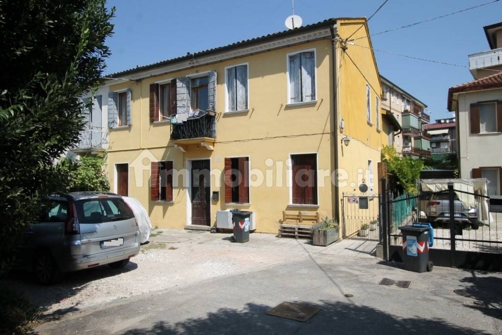2 bedrooms Apartment in Padua, Italy No. 375978