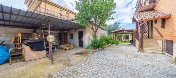 Studio in Rome, Italy No. 283952 3