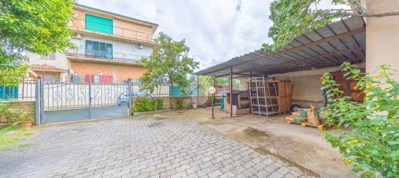 Studio in Rome, Italy No. 283952 5