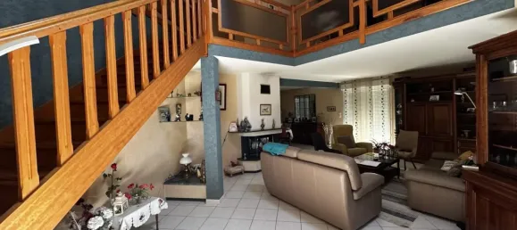 Casa de 5 dormitorios en Vernantes, France No. 296263 8