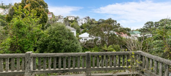 3 bedrooms House in Kelburn, New Zealand No. 141 6